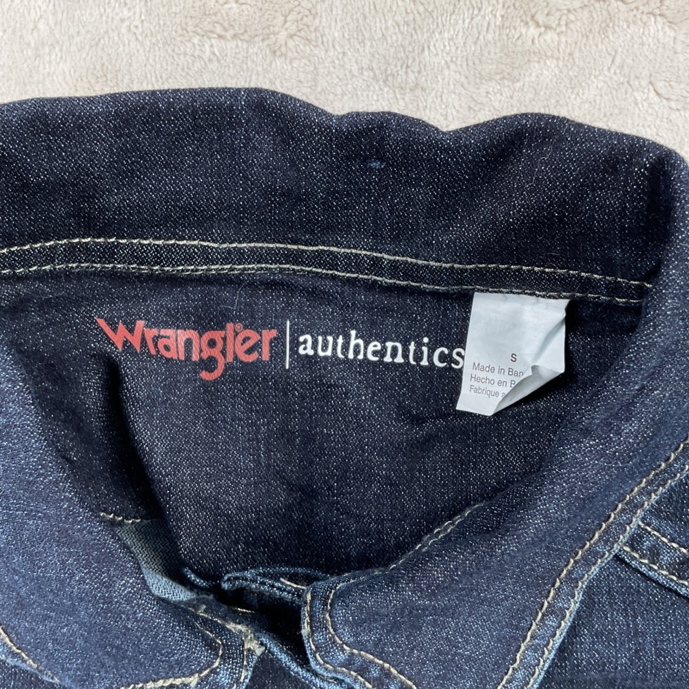 Wrangler Authentics Womens Dark Wash Stretch Denim Trucker Jacket SMALL NWT - Picture 2 of 8